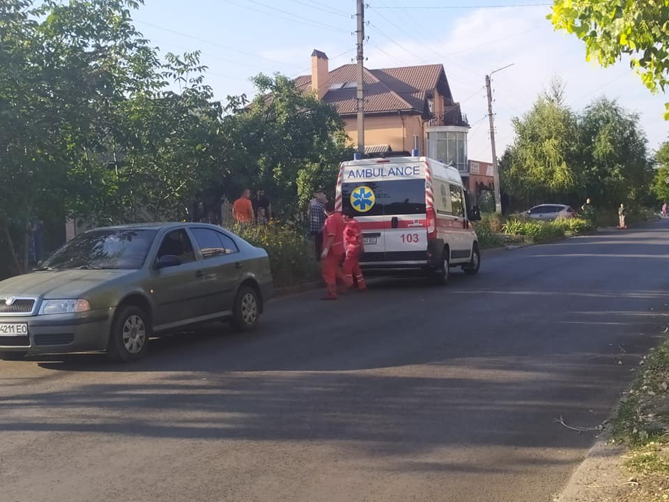 В Бердянске машина на скорости влетела в частный дом (Фото). Новости Днепра