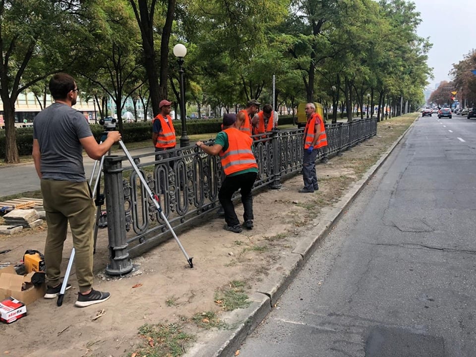 В Днепре на центральном проспекте появится новое ограждение: что уже сделали. Новости Днепра