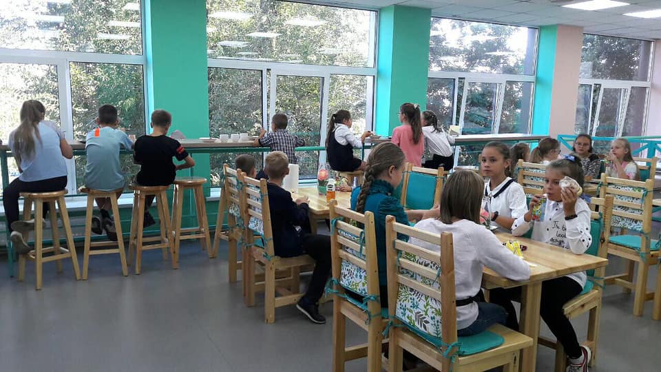 В Днепре в школе №6 появилась мега-крутая столовая (Фото). Новости Днепра