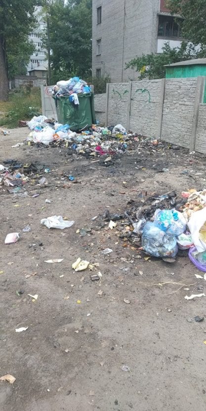 В Днепре устроили диверсию против мусорных баков (Фото). Новости Днепра