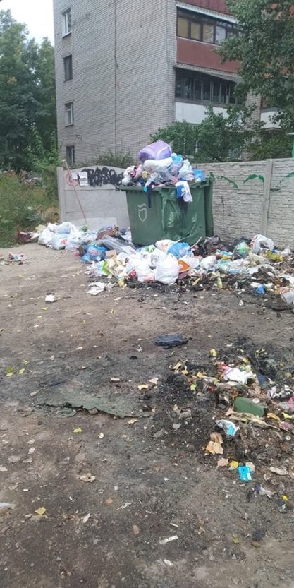 В Днепре устроили диверсию против мусорных баков (Фото). Новости Днепра