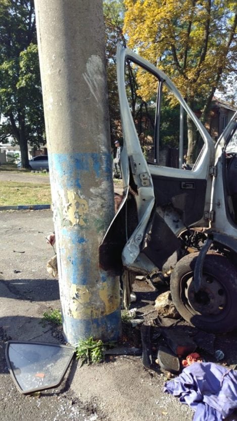 В Днепре на проспекте Богдана Хмельницкого серьезное ДТП: движение затруднено в обе стороны. Новости Днепра