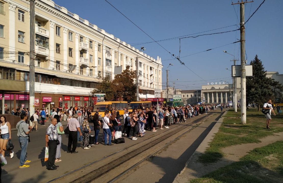 В Днепре столпотворение на ж/д вокзале: что случилось (Фото). Новости Днепра