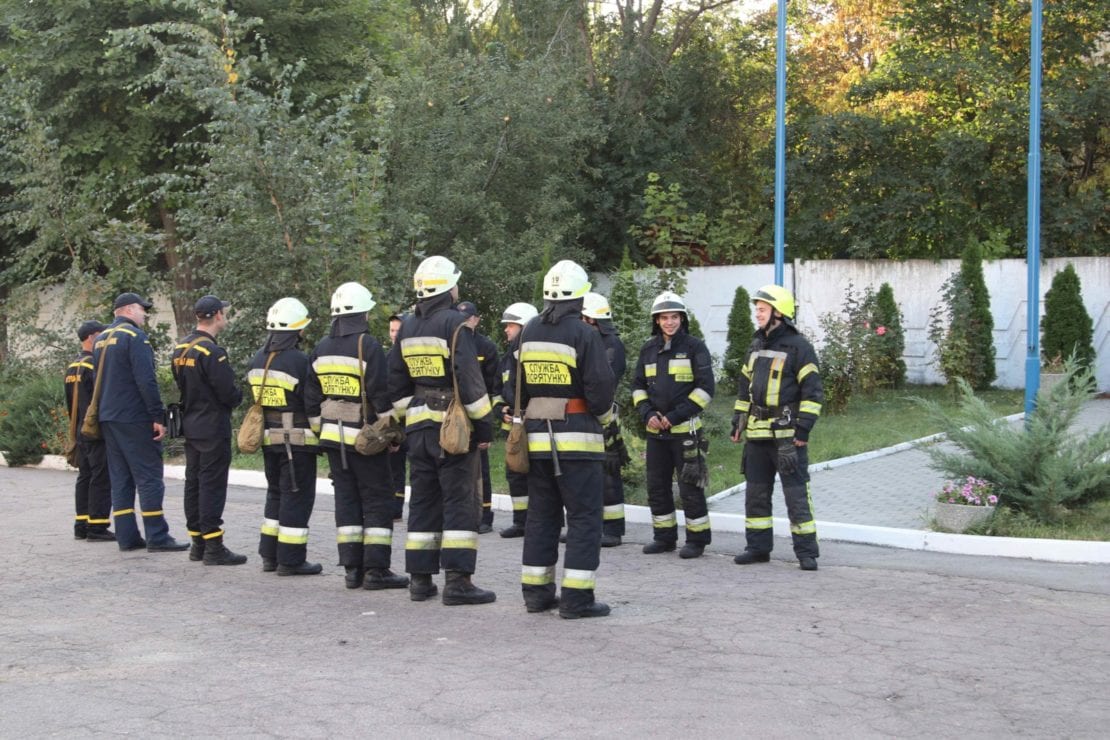 Ангелы-хранители без права на ошибку, или один день из жизни спасателей Днепра. Новости Днепра