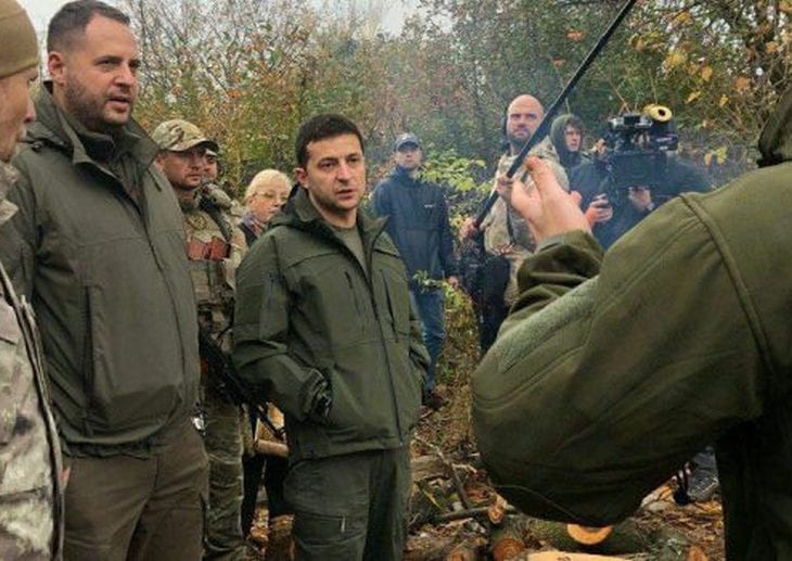 "Я ж не лох какой-то": Зеленский нахамил добровольцам в Золотом (Видео). Новости Днепра