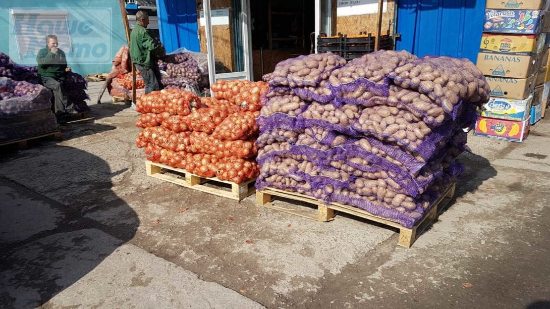 Цена на картошку в Днепре «кусает» покупателей: где самая дешевая. Новости Днепра