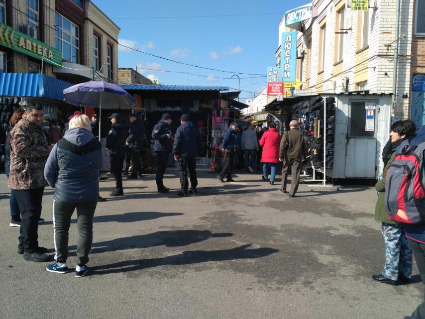 В Днепре на «Озерке» много полиции: что случилось (Фото). Новости Днепра