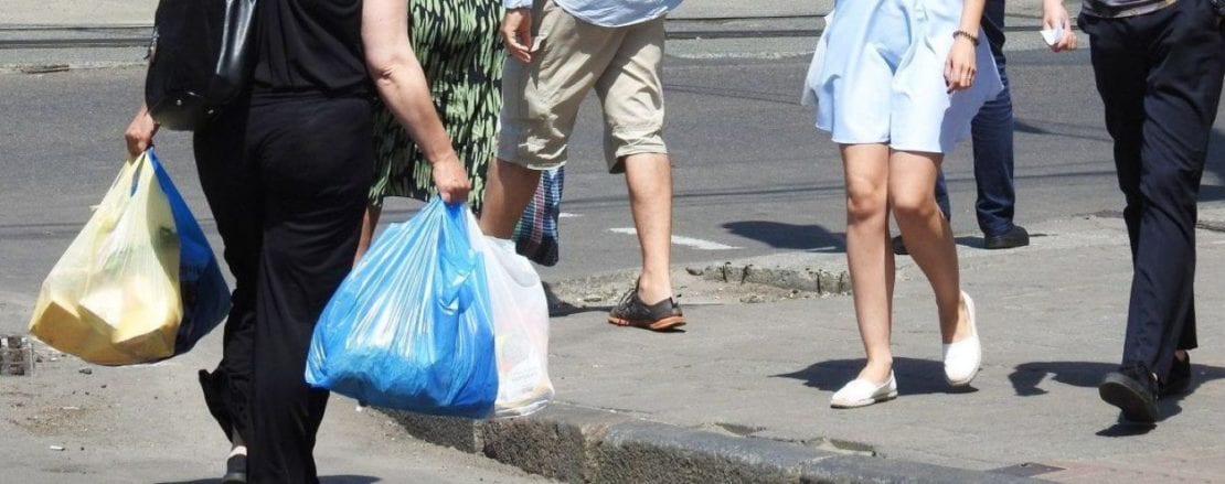В Украине запретят пластиковые пакеты: нарушителей ждут огромные штрафы. Новости Днепра