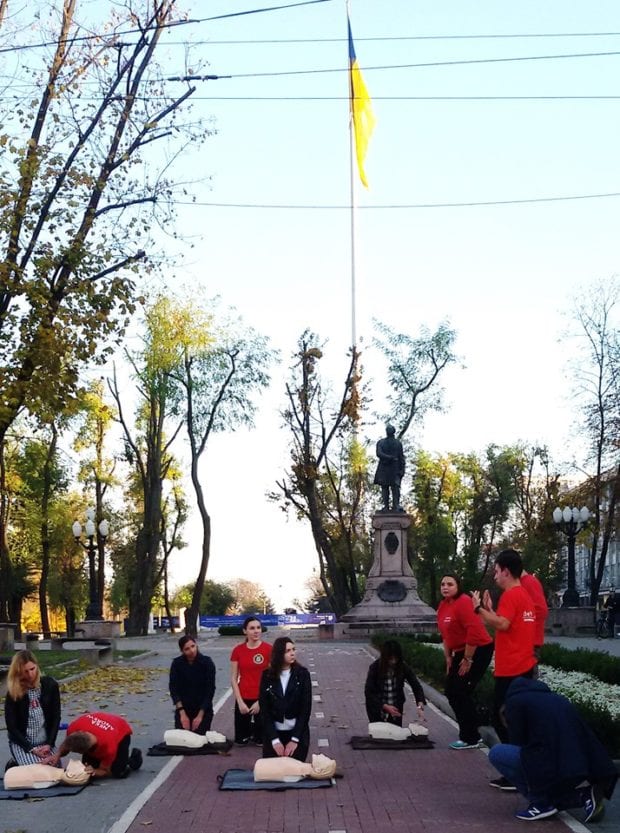 Они едва дышали, смерть была очень близко: в Днепре в центре города «спасали людей» (Фото). Новости Днепра