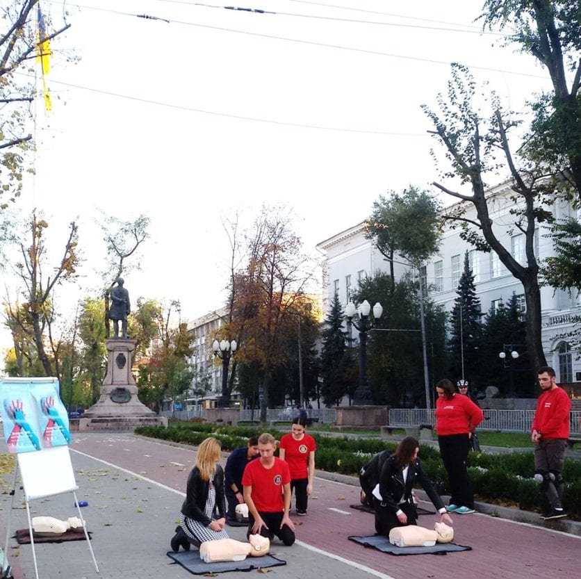 Они едва дышали, смерть была очень близко: в Днепре в центре города «спасали людей» (Фото). Новости Днепра