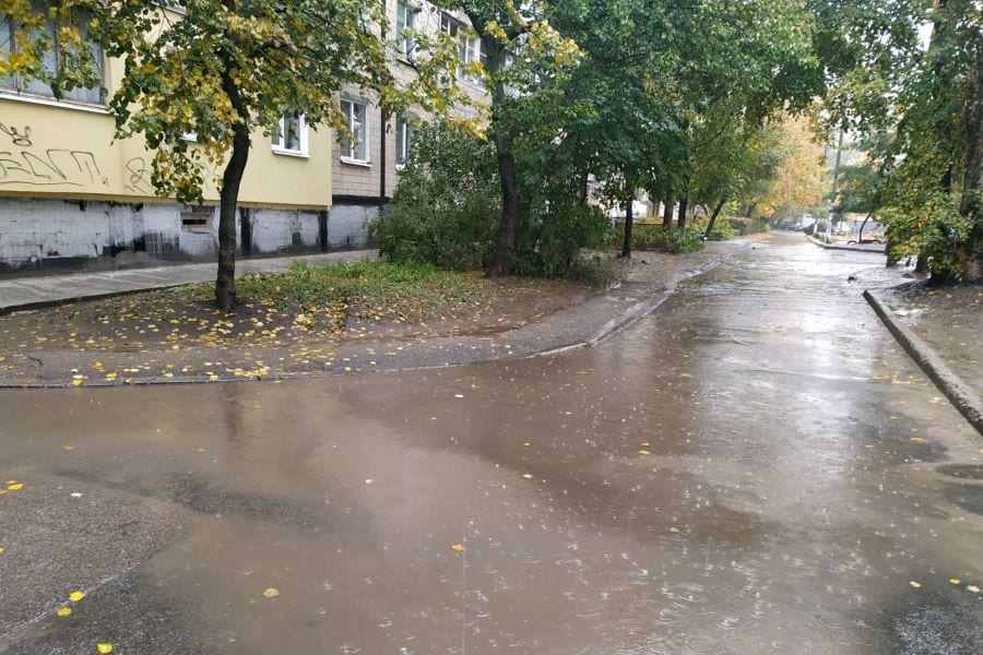 Дождевой апокалипсис в Днепре: тонут улицы, дворы и машины. Новости Днепра