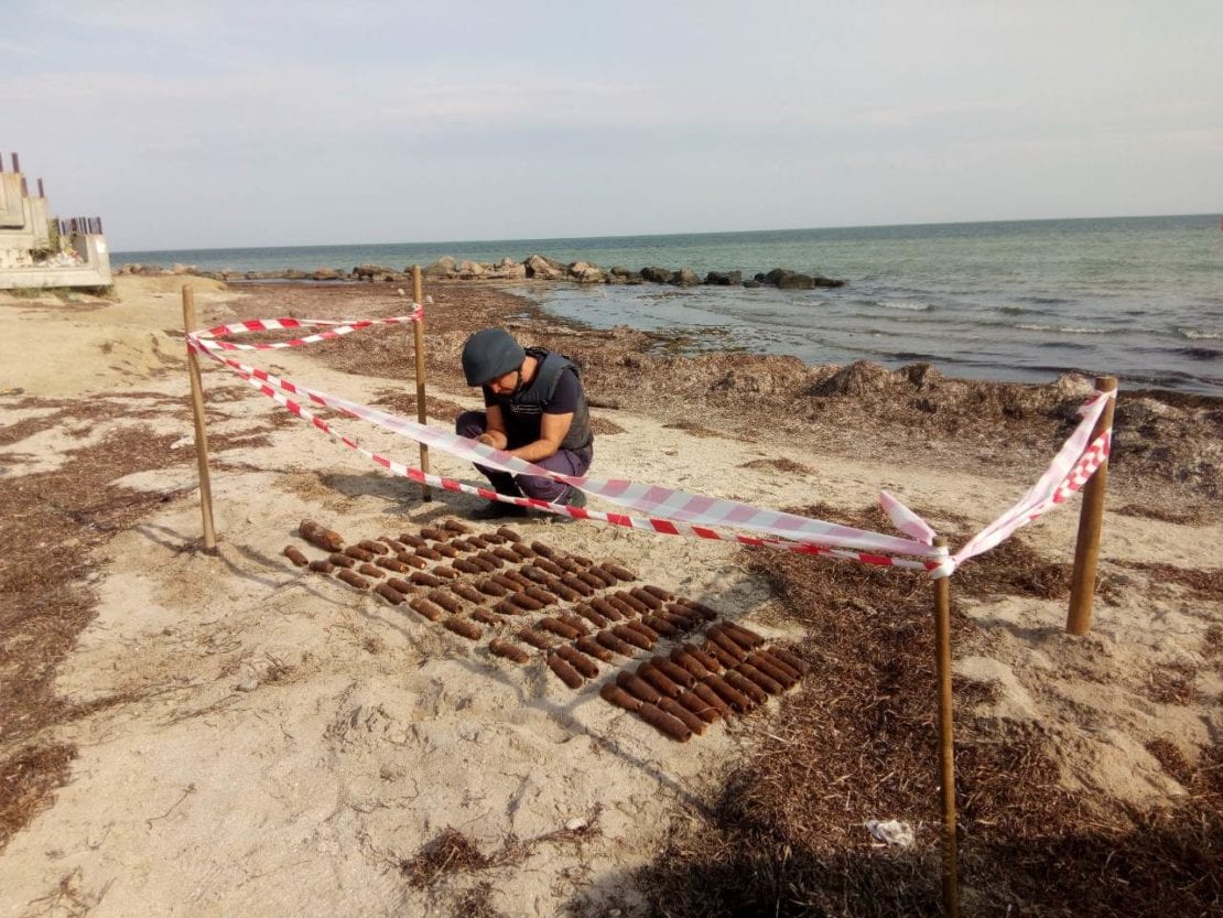 Азовское море могло в один момент стать могилой: на пляже обнаружили ужасную находку. Новости Днепра