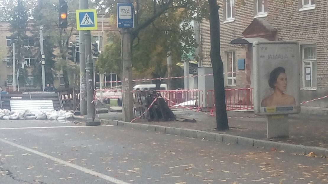 Провал асфальта на пр. Яворницкого в Днепре: что там сейчас происходит (Фото). Новости Днепра