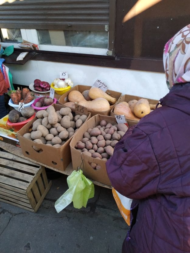 Дорожает ни по дням, а по часам: в Днепре цена на картошку «кусает» покупателей. Новости Днепра