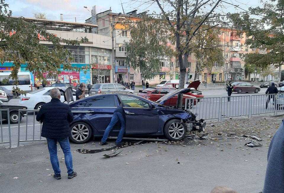 В Днепре на пр. Слобожанском серьезное ДТП: образовалась пробка. Новости Днепра