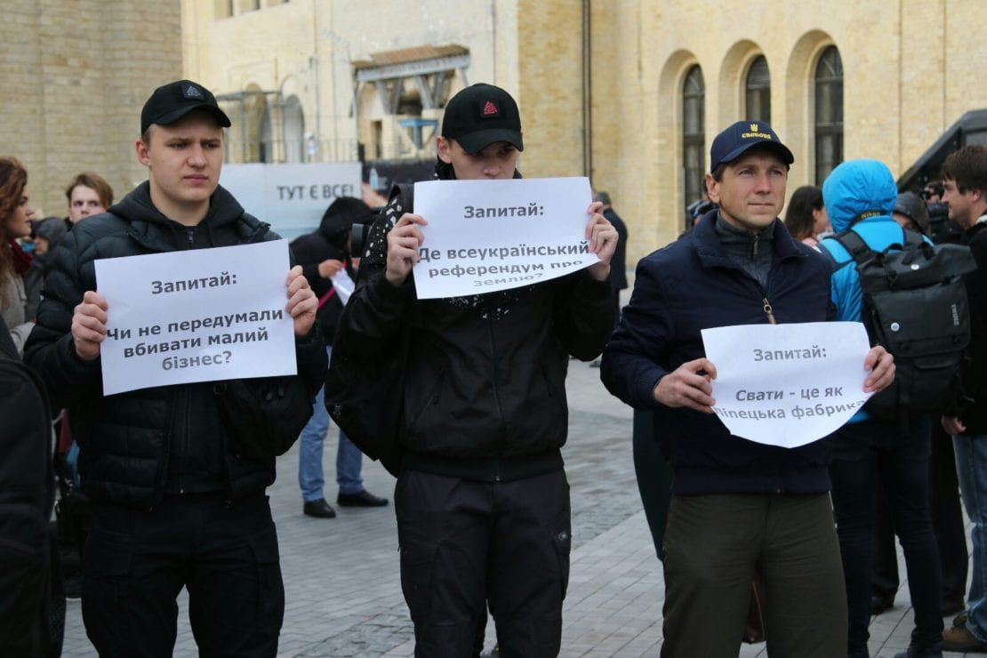 Порошенко посадил меня на "шпагат Ван Дамма", - Зеленский. Новости Днепра