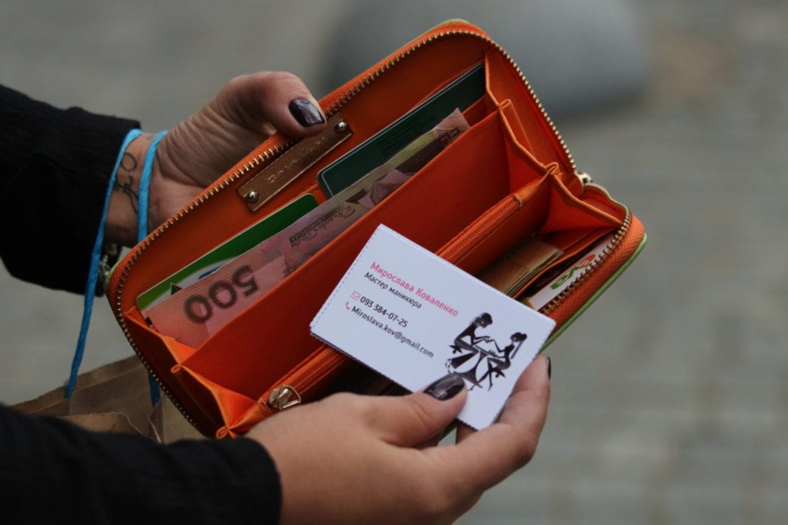 Проверка на вшивость: вернут ли владельцу потерянный кошелек на улицах Днепра. Новости Днепра