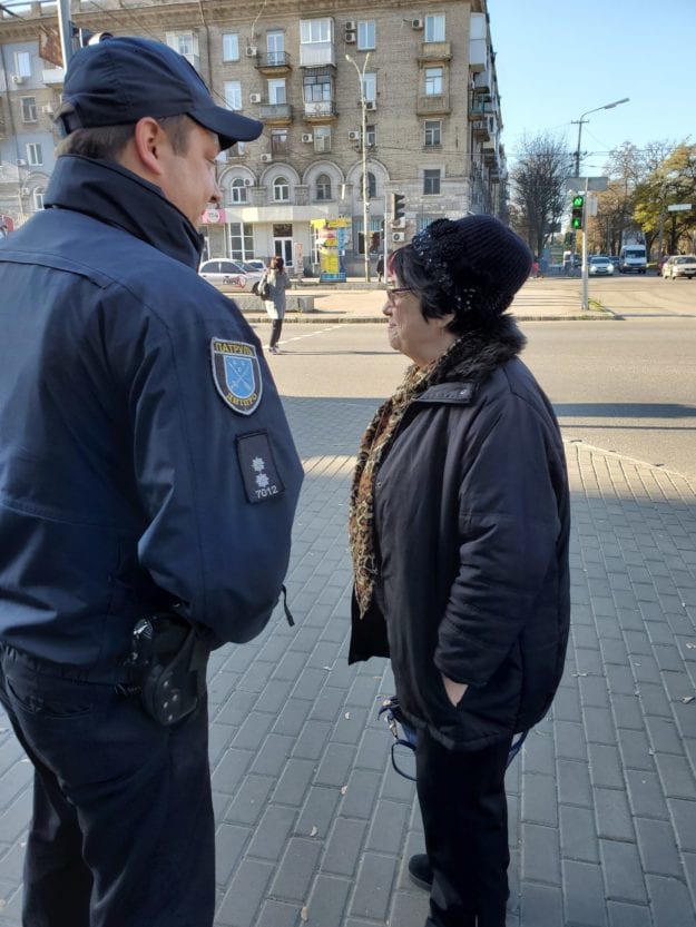 В центре Днепра полиция останавливала пешеходов. Новости Днепра