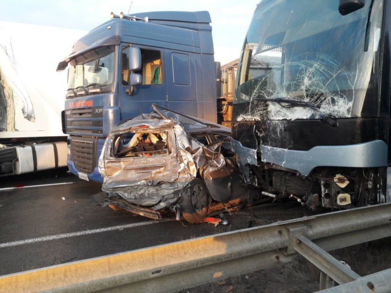 Жуткая авария на трассе Киев-Одесса: столкнулись 11 автомобилей