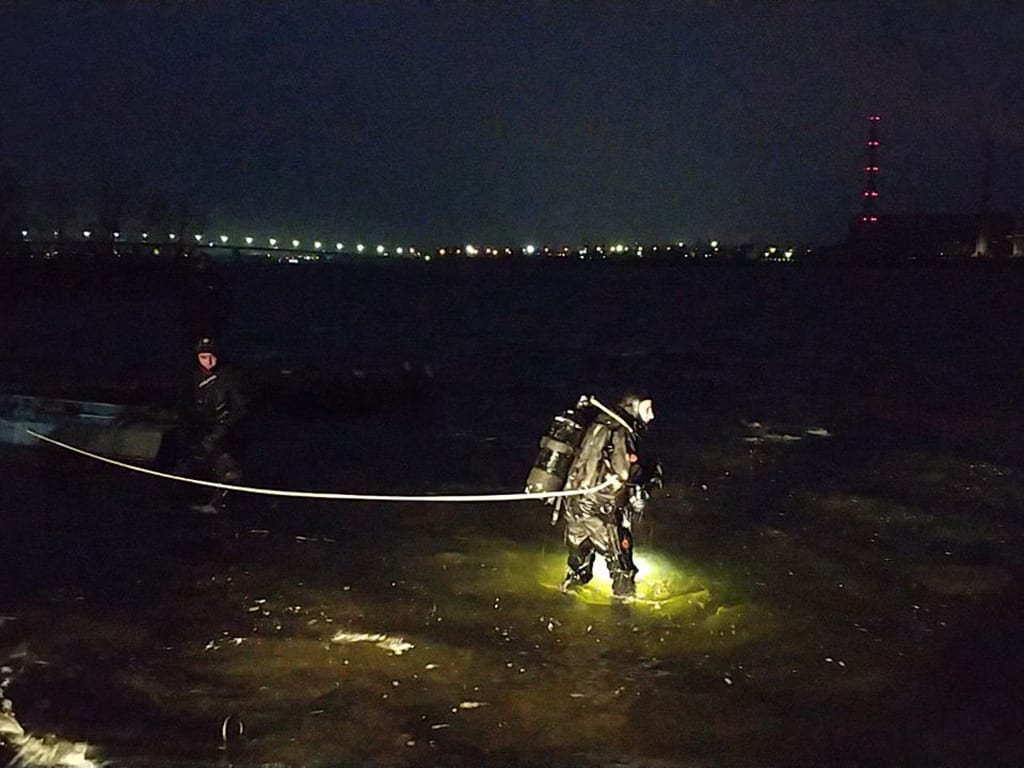 В Днепре утонул автомобиль (Фото, видео). Новости Днепра