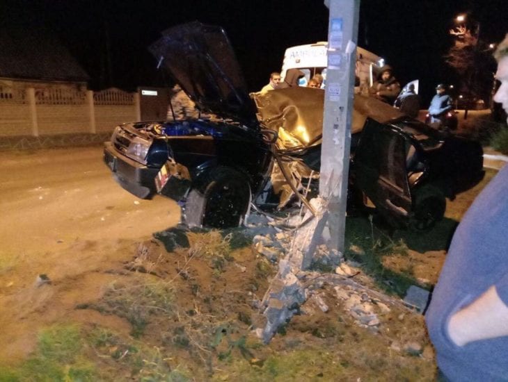 Чудовищная авария в частном секторе в Днепре: автомобиль вдребезги, водитель едва живой (Фото). Новости Днепра