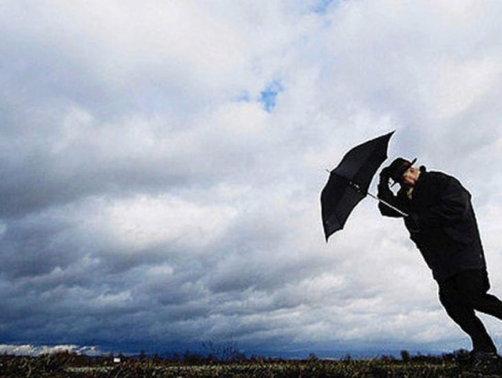 В Днепре объявили первый уровень опасности: штормовой ветер резко изменит погоду. Новости Днепра