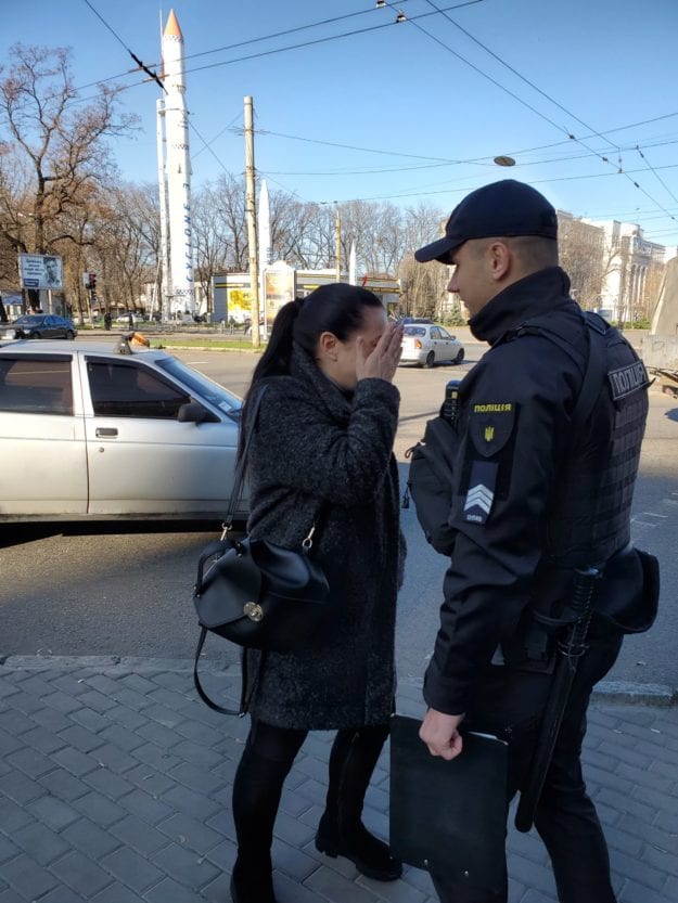 В Днепре пешеходы массово лезут под колеса (Фото). Новости Днепра