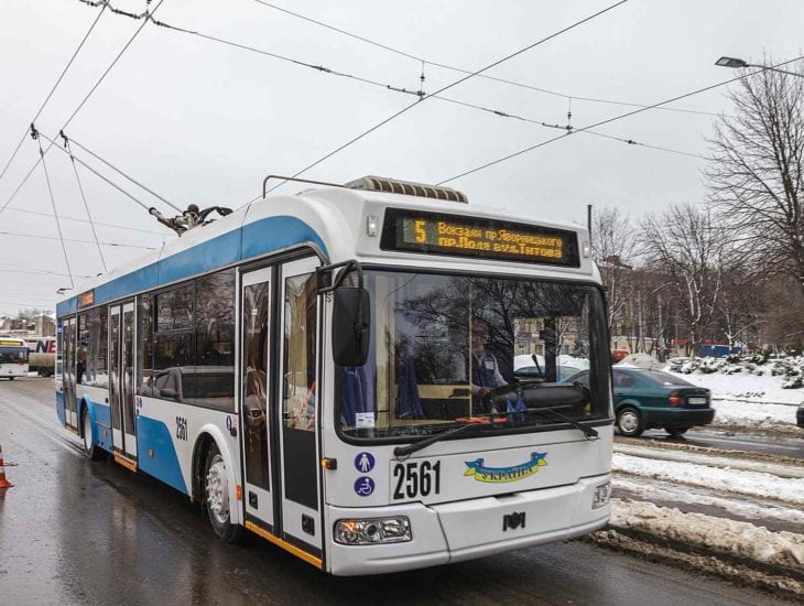 Согласно решению исполкома Днепровского горсовета №1395, с 3-го января 2020 года проезд в троллейбусах, трамваях и метро будет составлять 6 грн.