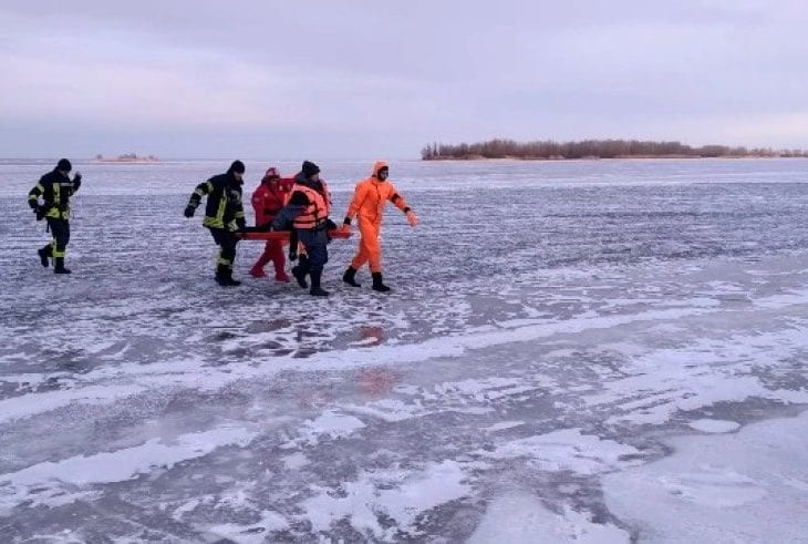 Жуткая находка подо льдом: в Киевской области обнаружены два тела