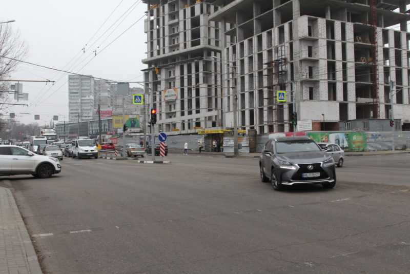 В Днепре на Запорожском шоссе появился новый островок безопасности. Новости Днепра