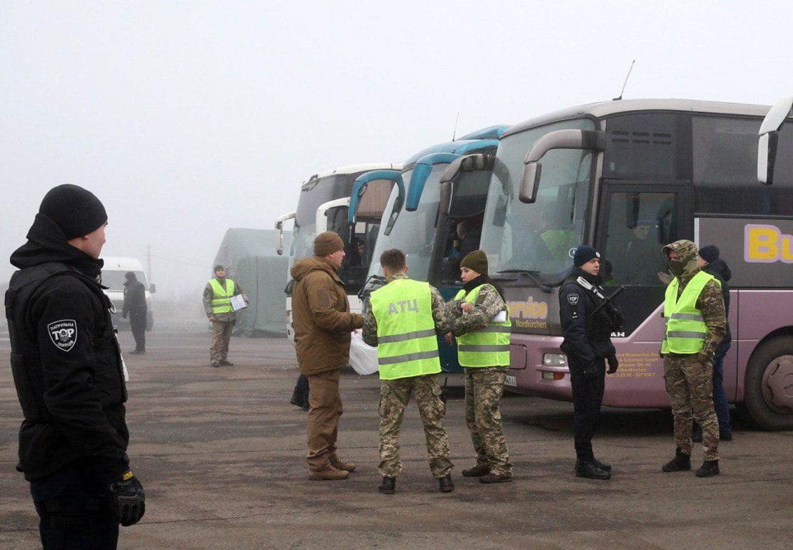 На Донбассе начался обмен пленными (Фото)
