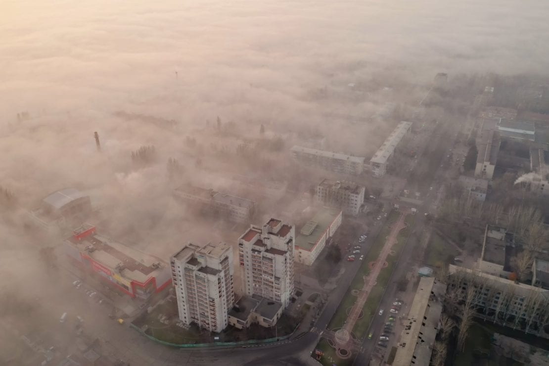 Город накрыл аномальный туман. Новости Днепра