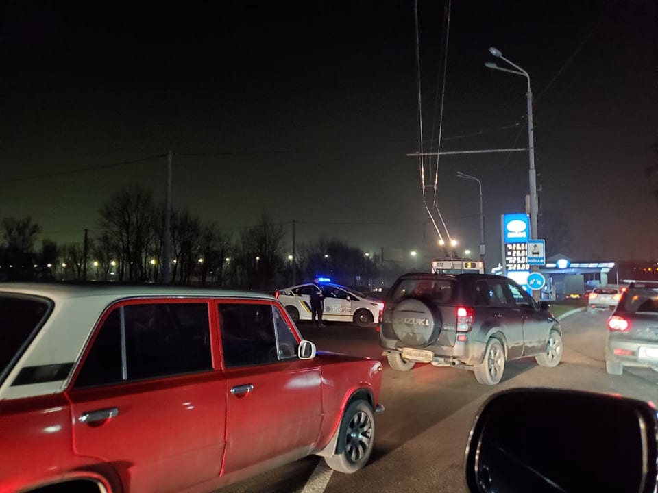 В Днепре на Набережной Заводской мегапробка. Новости Днепра