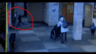 В Киеве в больнице ребенка покалечила железная дверь (Видео)