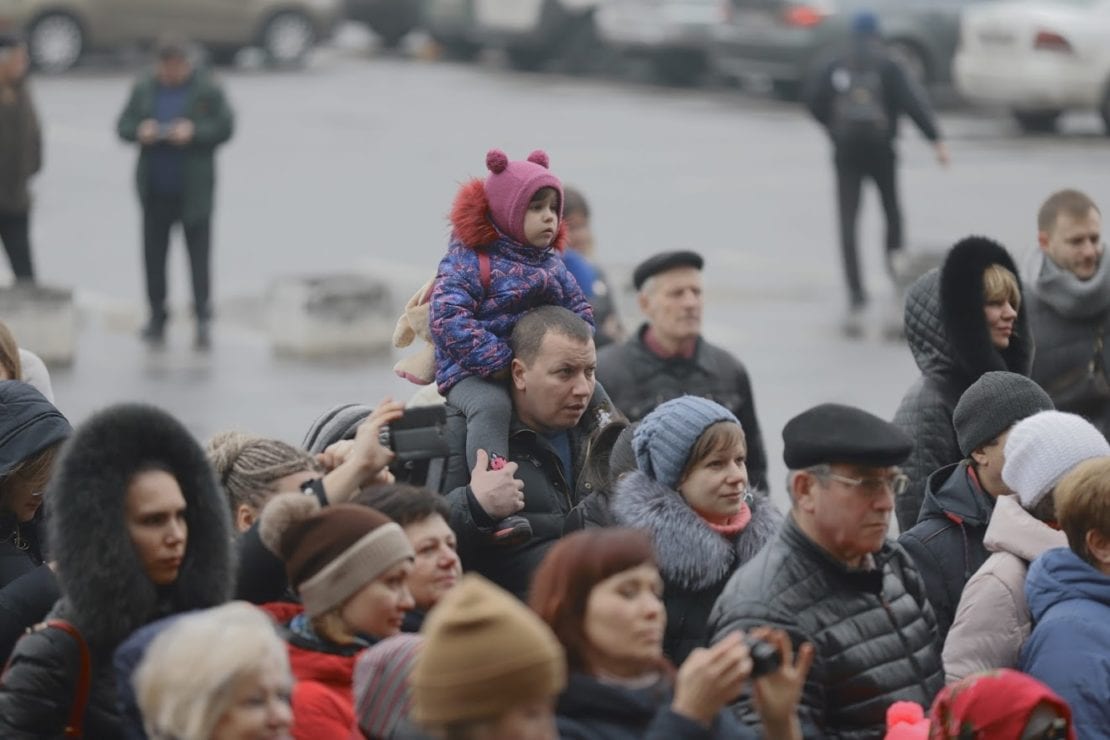 На вокзале одновременно спели более 300 людей. Новости Днепра