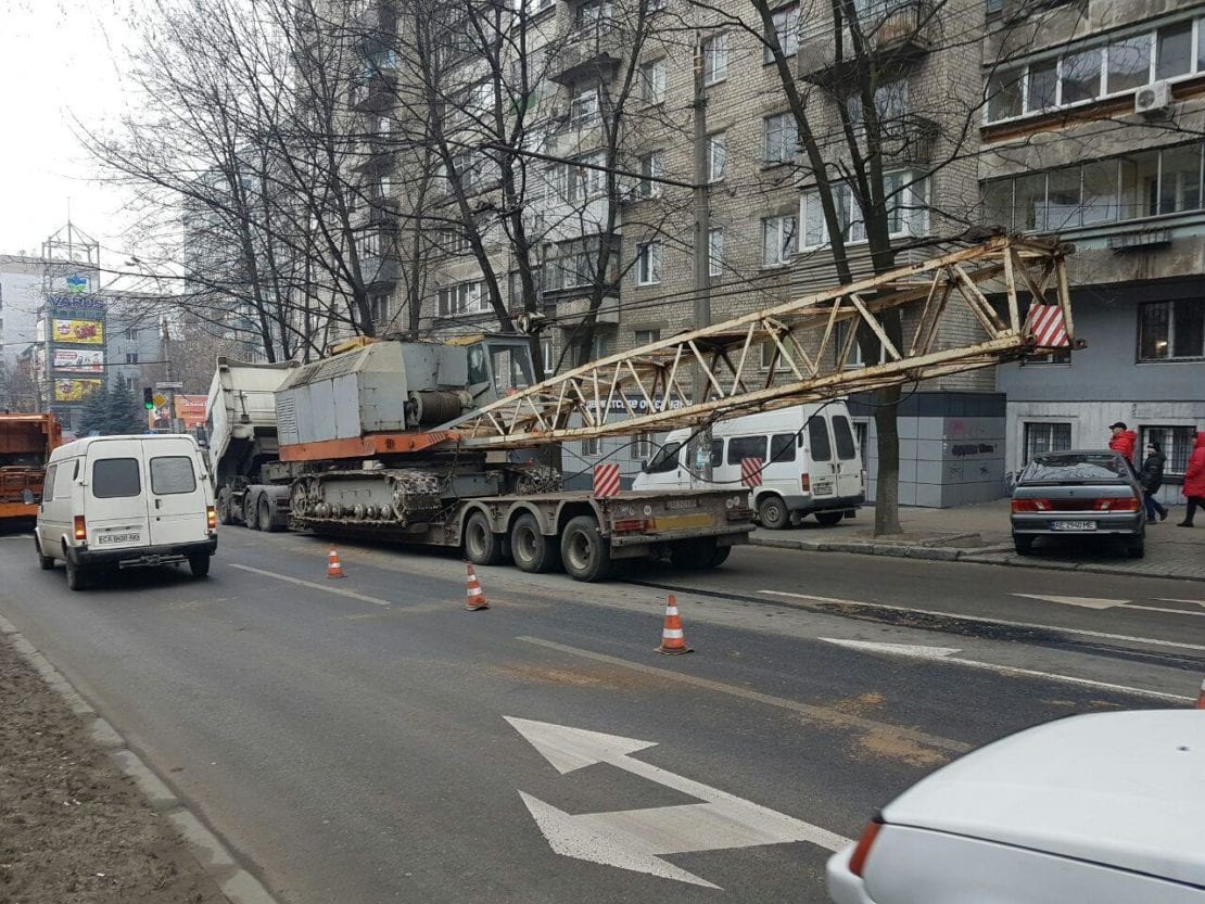 Внизу пр. Поля сейчас очень скользко и опасно. Новости Днепра