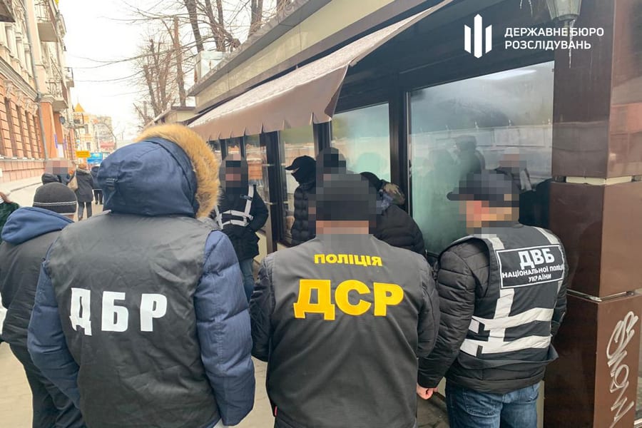 В Днепропетровской области полицейский попался на огромной взятке 