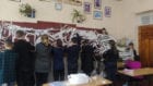 На Днепропетровщине школьники сплели маскировочные сетки для бойцов