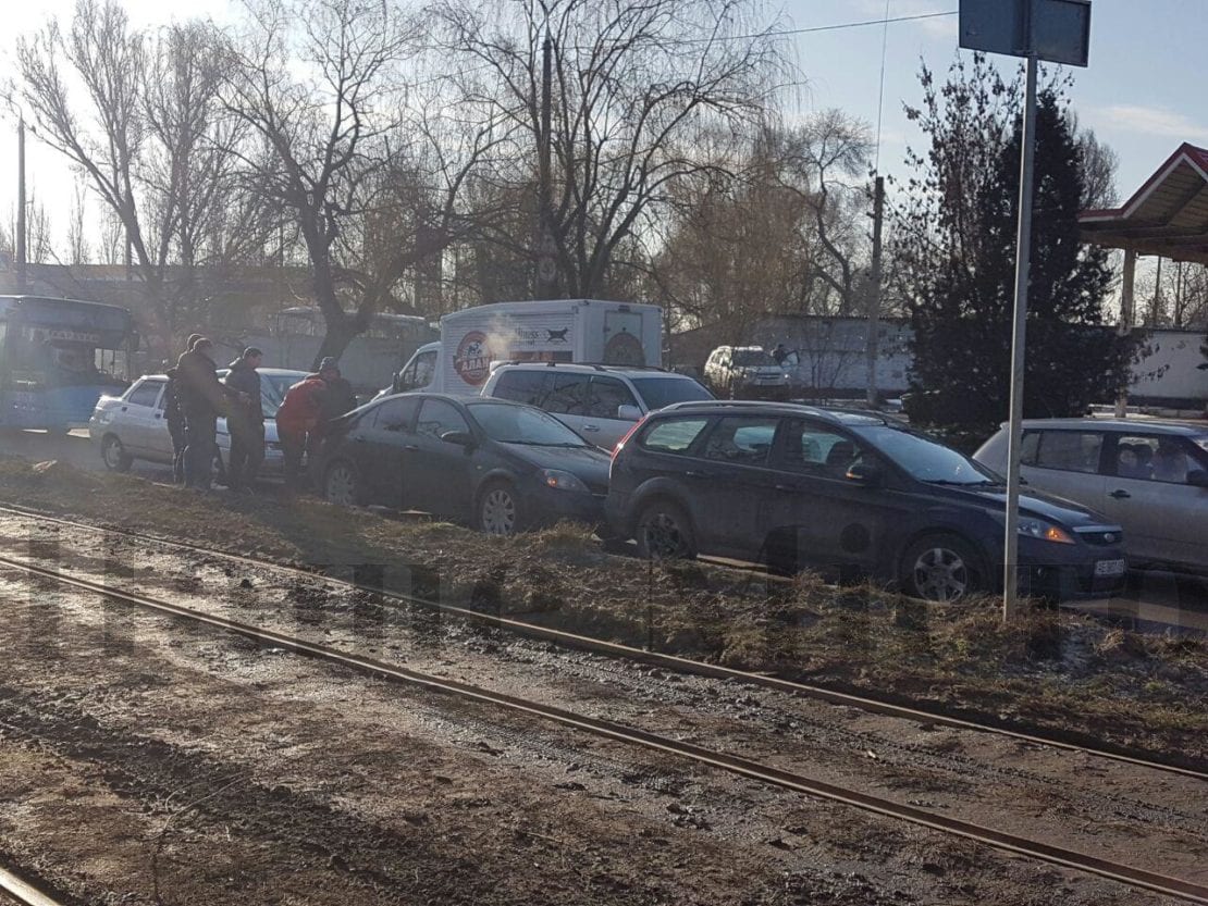 ДТП в Днепре: на левом берегу огромная пробка