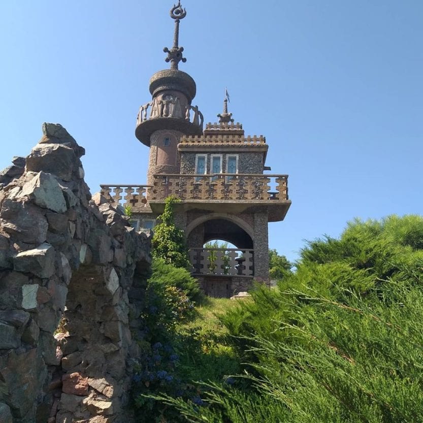 Уникальный замок под Днепром может посетить каждый