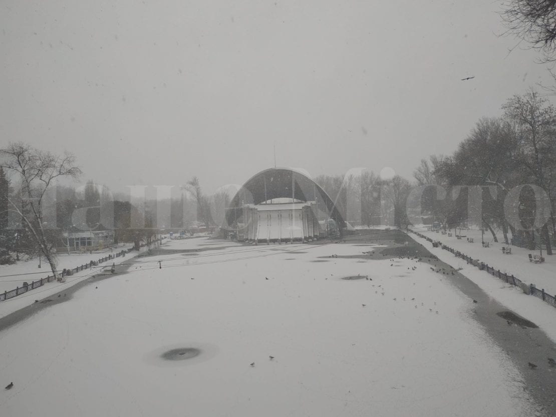 Днепр утопает в снегу: город погрузился в белую мглу. Новости Днепра