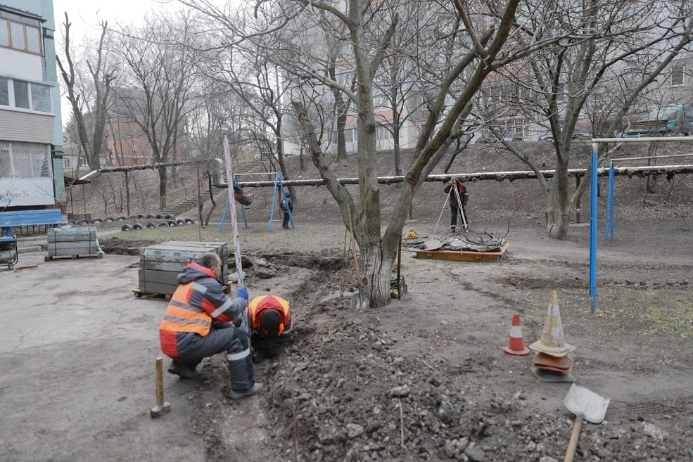 У Дніпрі ремонтують внутрішньоквартальні дороги, які не відновлювали десятиріччями
