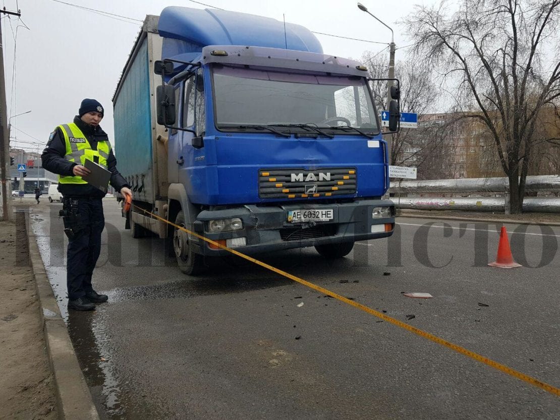 ДТП Днепр: из маршрутки во время аварии выпала пассажирка