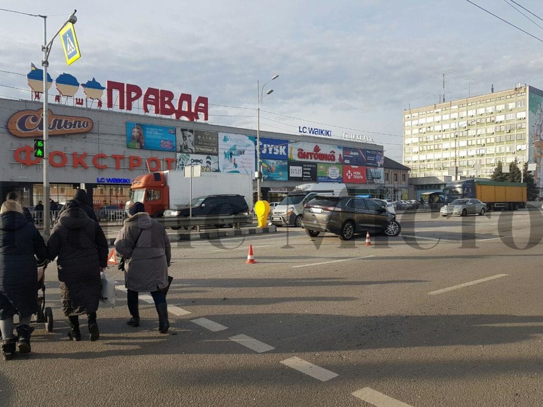 ДТП Наша правда, огромная пробка на пр. Слобожанском