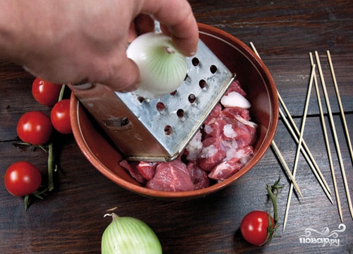 Карантинный шашлык: аппетитное мясное блюдо в духовке (Фото)
