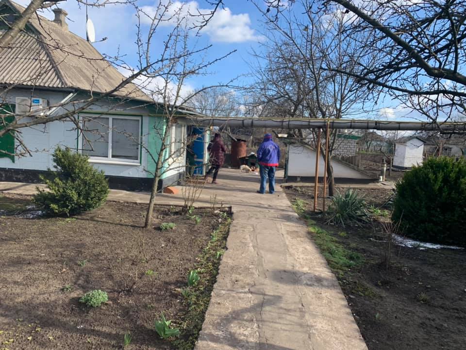 В Днепре просят помочь маме восстановить сгоревший дом. Новости Днепра