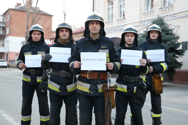 На улицах Днепра предупреждают об опасности из громкоговорителей