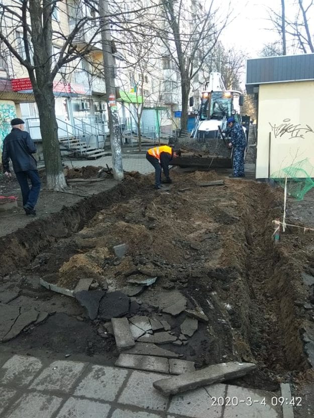 В Днепре на ж/м Левобережный ремонтируют тротуар Новости Днепра