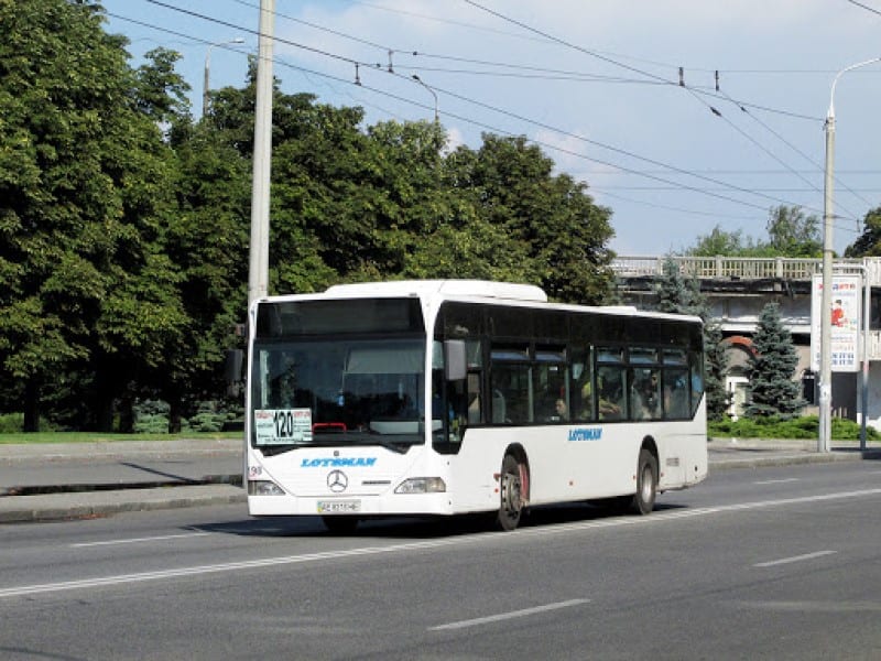 В Днепре водитель 120-го автобуса устроил экстримальное ралли по городским дорогам Название сайта Название Основная рубрика Разделитель