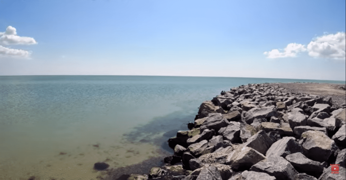 Промоина на Азовском море спустя 4 месяца: уникальные кадры